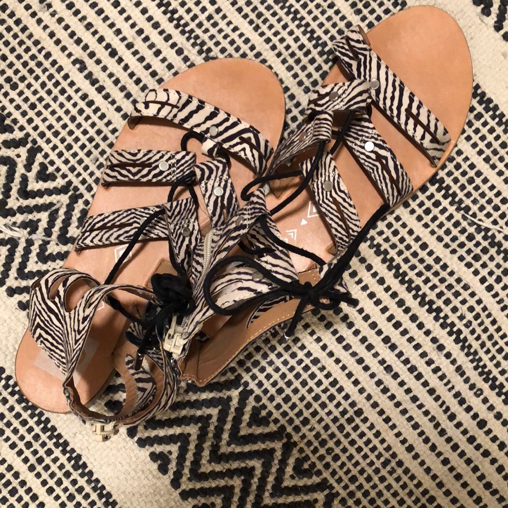 DV sandals